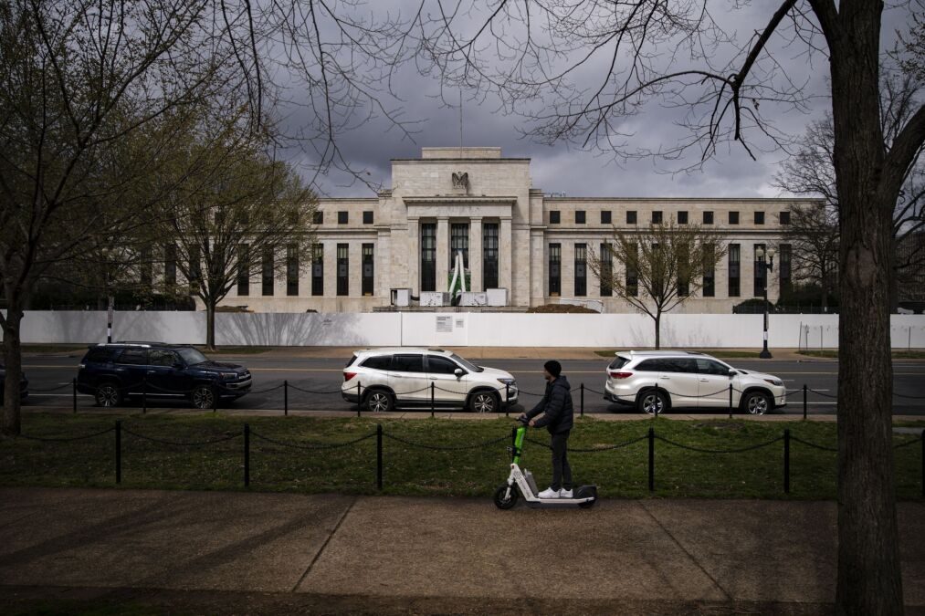 Fed Survey Shows Americans Feel Financially Secure Despite Persistent Price Pressures